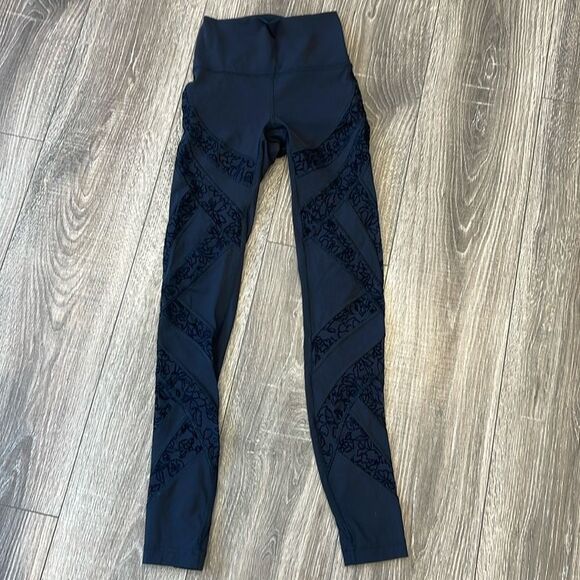 Lululemon Floral size 0 leggings - Picture 2 of 5